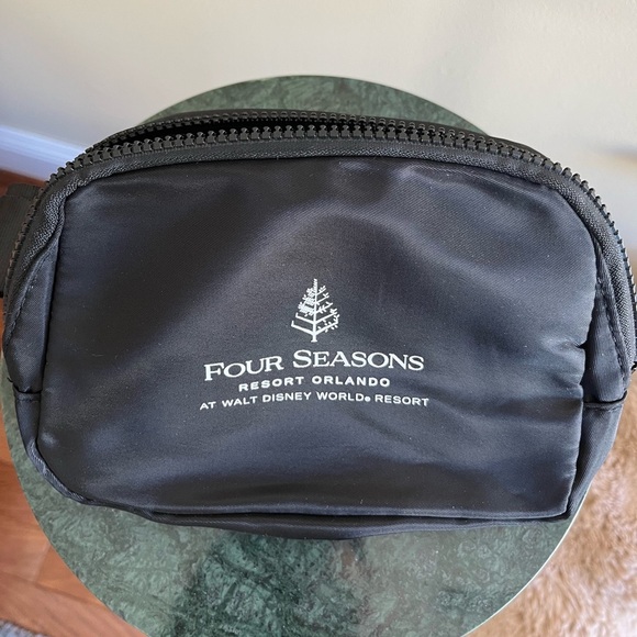 New black beltbag from Four Seasons Resort Orlando - Picture 3 of 6